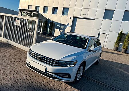 VW Passat Variant Volkswagen Passat ACC*AHK*LANE*DSG*NAVI*KAMERA*APP CONNECT*