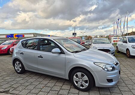 Hyundai i30 1.4 Comfort Klima. AUX/USB. TÜV neu