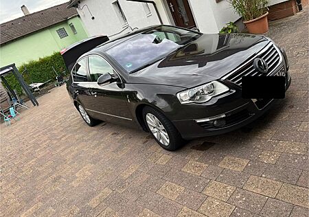 VW Passat Volkswagen 2.0 Turbo FSI Individual Chrom dunkel...