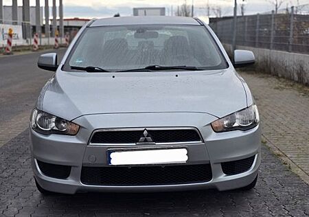 Mitsubishi Lancer 1.5 -