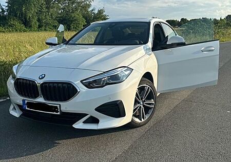 BMW 220i xDrive Gran Coupé | M-Lenkrad | Pano-Dach