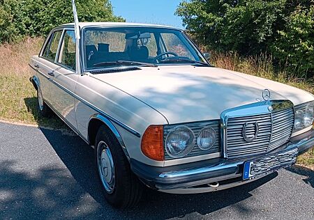 Mercedes-Benz 240 D