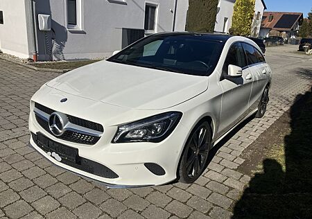 Mercedes-Benz CLA Shooting Brake CLA 180 NAVI PANORAMA SHZG LED AHK PDC-KAME