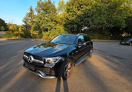 Mercedes-Benz GLC 220 d ,9G, AMG Line,Navi,4x4,Leder,SHZ,LED