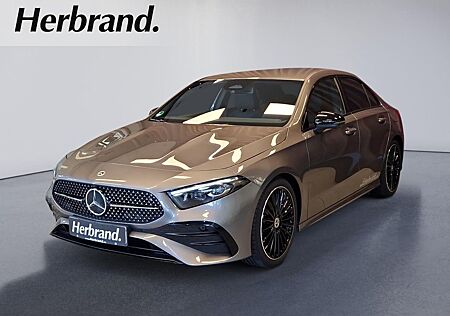 Mercedes-Benz A 220 4MATIC 19"+AMG+KEYLESS+DISTRO+MULTI+360°