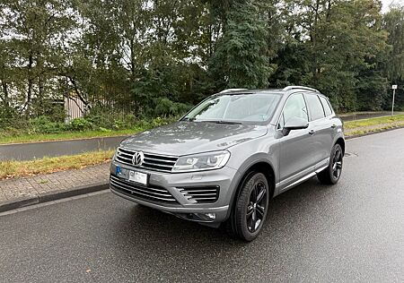 VW Touareg Volkswagen 3.0 V6 TDI Executive Edition 4Motion R-L