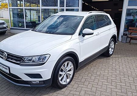 VW Tiguan Volkswagen Highline 2.0TDI BMT 4Motion LED Navi SHZ