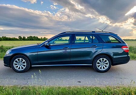 Mercedes-Benz E 200 CDI T BlueEFFICIENCY -