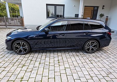 BMW 330e Touring_M-Sport_HUD_AHK_PAN_8-fach