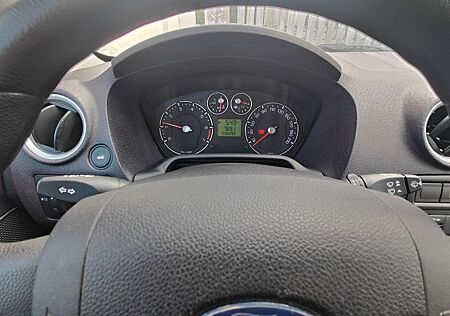 Ford Fusion TOP ZUSTAND + WINTERREIFEN