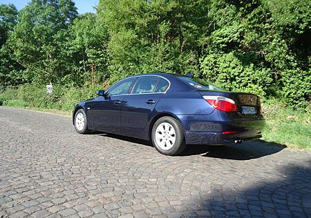 BMW 525i A -