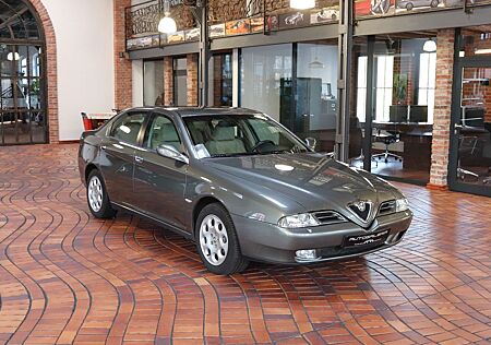 Alfa Romeo 166 Alfa 2.5 V6 Distinctive Sammlerfahrz. 1Hand