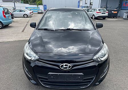 Hyundai i20 FIFA World Cup Edition Tüv Au Neu