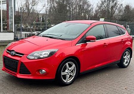 Ford Focus 1,6 EcoBoost 110kW Champions Edition C...