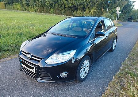 Ford Focus 1,6TDCi 85kW TÜV, neue Scheinwerfer