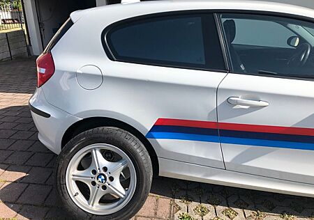 BMW 116i - Weiß Sport coupe