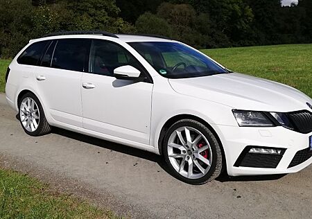 Skoda Octavia 2.0 TDI DSG Combi RS 4x4 LED AHK