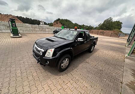 Isuzu D-Max Allrad Klima Schneräumer Tüv neu