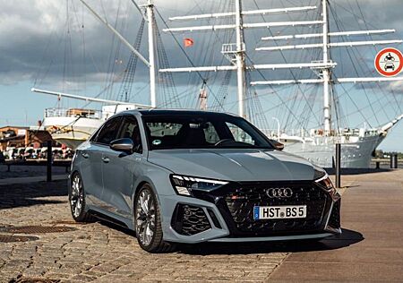 Audi RS3 8Y Limousine Pano, Matrix, B&O