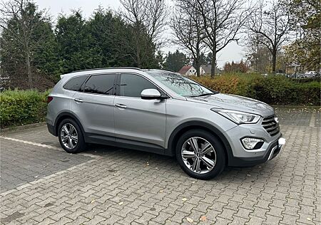 Hyundai Grand Santa Fe 2.2 CRDi Premium 4WD Automati...