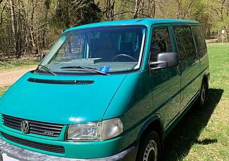 Volkswagen T4 Caravelle 2,5-l-Diesel TDI 75kW Standard