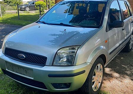 Ford Fusion 1.4 Benzin viele Neuteile