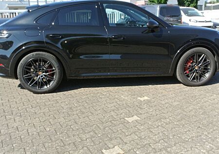 Porsche Cayenne Coupe GTS,sport des,18" wege,AHK,3 displ