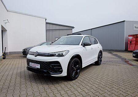 VW Tiguan Volkswagen 2.0 TDI R-Line DSG/Pano/IQ/8,5x20/Keyless