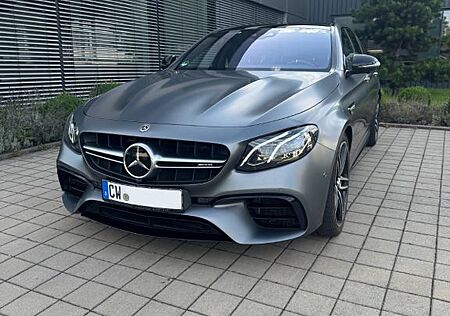 Mercedes-Benz E 63 AMG Mercedes-AMG E63S - Selenitgrau Magno - TOP Aust