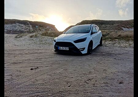 Ford Focus 1,5 EcoBoost ST-Line Turnier GARANTIE!