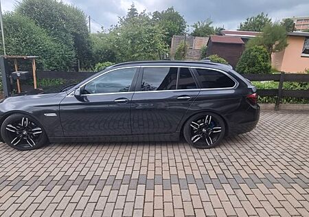 BMW 520d xDrive Touring A Luxury Line Luxury Line