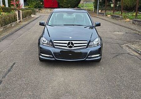 Mercedes-Benz C 180 Coupé - wenig km *Rentnerfahrzeug*