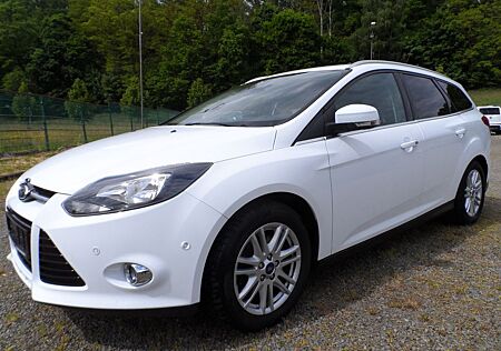 Ford Focus Turnier Titanium Climatr+Temp+Shzg+S/S+ALU