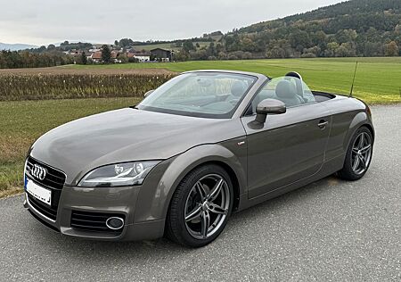 Audi TT Roadster 2.0 TDI quattro S-Line Cabriolet