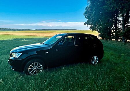 BMW X3 xDrive20d - TÜV* SHZ* Klima* Navi*
