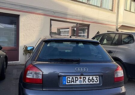 Audi S3 1.8 T quattro -