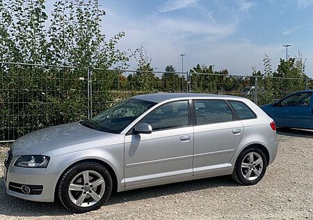 Audi A3 1.6 TDI (DPF) S tronic Ambiente Sportb. A...