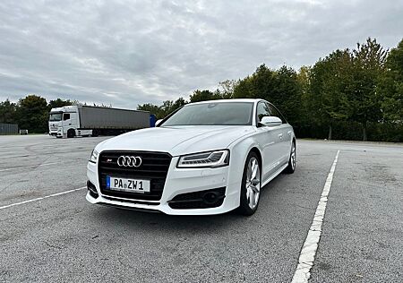Audi S8 Plus 4.0 TFSI*Matrix*Carbon*Bose*Luft*ACC*21"