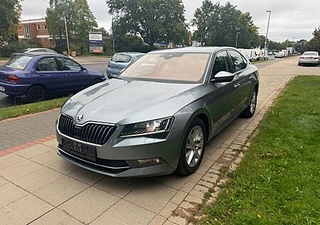 Skoda Superb 2.0 TDI SCR DSG STYLE / 1Hand