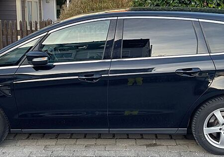 Ford S-Max 2.0 EcoBoost 176kW Automatik Titanium
