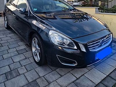 Volvo S60 D3 Summum, TÜV Neu, Leder, Navi, Klima