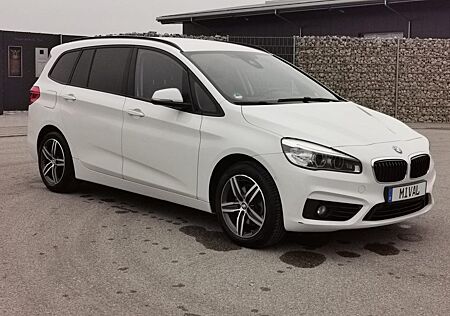 BMW 218i Sport Line LED/HiFi/Navi/Tempomat/PDC