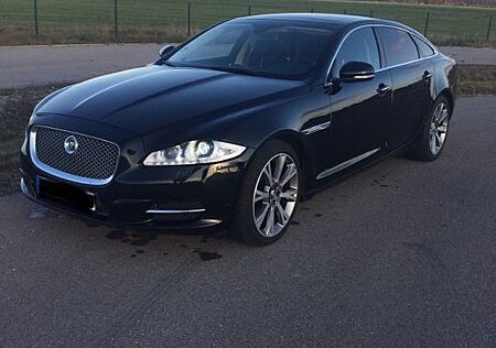 Jaguar XJ L Premium 3.0 V6 Diesel S + Bildschirme
