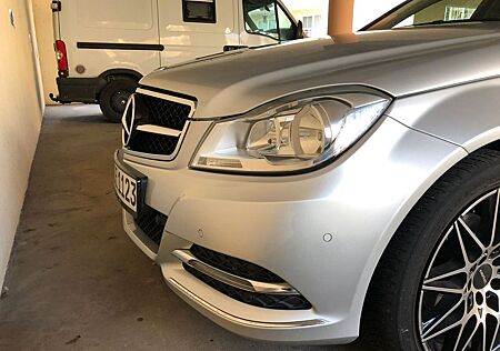 Mercedes-Benz 200