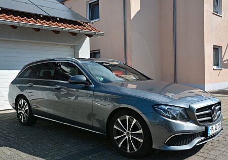 Mercedes-Benz E 300 d T AHK/SoundSys/Leder/HeadUp Display