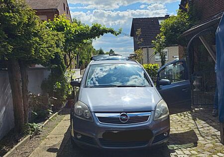 Opel Zafira 1.8 -