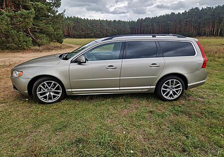 Volvo V70 III D4 Momentum