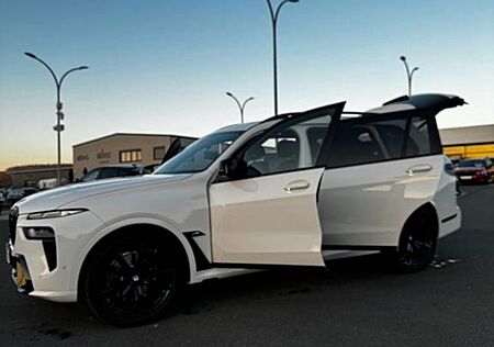 BMW X7 M60 gebraucht kaufen BMW X7 M60i xDrive 22 "+LUFT+AHK+PANO+HARMAN+ICONIC