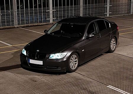 BMW 325i - TÜV 2026