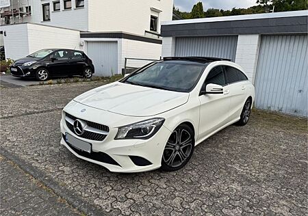 Mercedes-Benz CLA 180 Shooting Brake CLA 180 AMG Line Shoo...